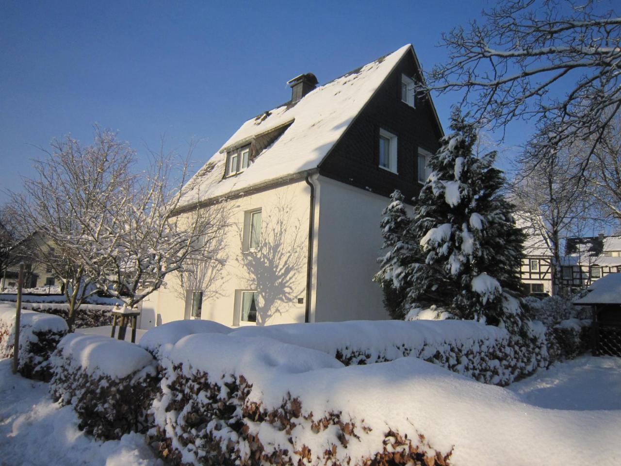 Ferienwohnungen Landgasthof Gilsbach Winterberg Buitenkant foto